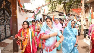 कांग्रेस प्रत्याशी प्रेमलता साहू का वार्डों में जोशीला स्वागत : पूरे शहर की जनता का मिल रहा स्नेह-प्यार 