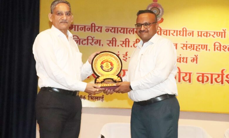 आईजी दुर्ग रेंज के निर्देशन में रेंज स्तरीय कार्यशाला का आयोजन आईजी दुर्ग रेंज के निर्देशन में रेंज स्तरीय कार्यशाला का आयोजन