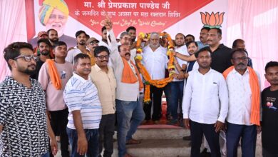 67 यूनिट रक्त दान कर एव रक्तदाई वीरों को प्रोत्साहित करने के लिए हेलमेट प्रदान कर मनाया गया पूर्व विधानसभा अध्यक्ष का जन्मदिन…
