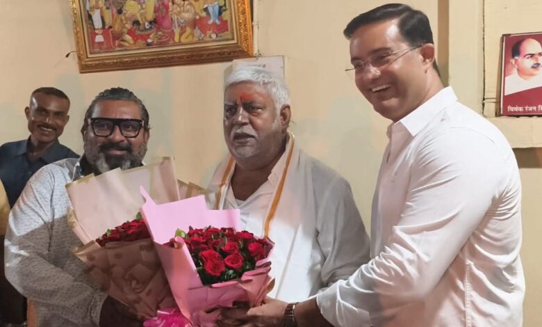 भिलाई ट्रक ट्रेलर ट्रांसपोर्टर्स एसोसिएशन के अध्यक्ष इंद्रजीत सिंह छोटू के नेतृत्व में पूर्व कैबिनेट मंत्री प्रेम प्रकाश पाण्डेय को जन्मदिन की दी बधाई भिलाई ट्रक ट्रेलर ट्रांसपोर्टर्स एसोसिएशन के अध्यक्ष इंद्रजीत सिंह छोटू के नेतृत्व में पूर्व कैबिनेट मंत्री प्रेम प्रकाश पाण्डेय को जन्मदिन की दी बधाई