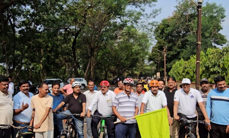 पर्यावरण संरक्षण हेतु साइकिल रैली का सफल आयोजन… सांसद विजय बघेल ने साइकिलिंग कर, स्वस्थ रहने का दिया संदेश पर्यावरण संरक्षण हेतु साइकिल रैली का सफल आयोजन… सांसद विजय बघेल ने साइकिलिंग कर, स्वस्थ रहने का दिया संदेश