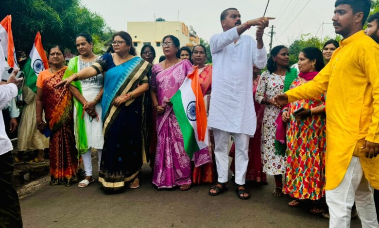 कांग्रेस की वरिष्ठ पार्षद सुभद्रा शामिल हुई तिरंगा यात्रा व की कई जगह ध्वजारोहण कांग्रेस की वरिष्ठ पार्षद सुभद्रा शामिल हुई तिरंगा यात्रा व की कई जगह ध्वजारोहण