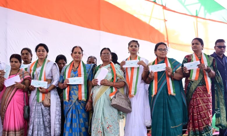 स्वास्थ्य और सफाई के लिए जागरूक करने वालीं 4 सौ महिलाओं को मिली सहायता राशि, वैशाली नगर विधायक ने सराहा स्वास्थ्य और सफाई के लिए जागरूक करने वालीं 4 सौ महिलाओं को मिली सहायता राशि, वैशाली नगर विधायक ने सराहा