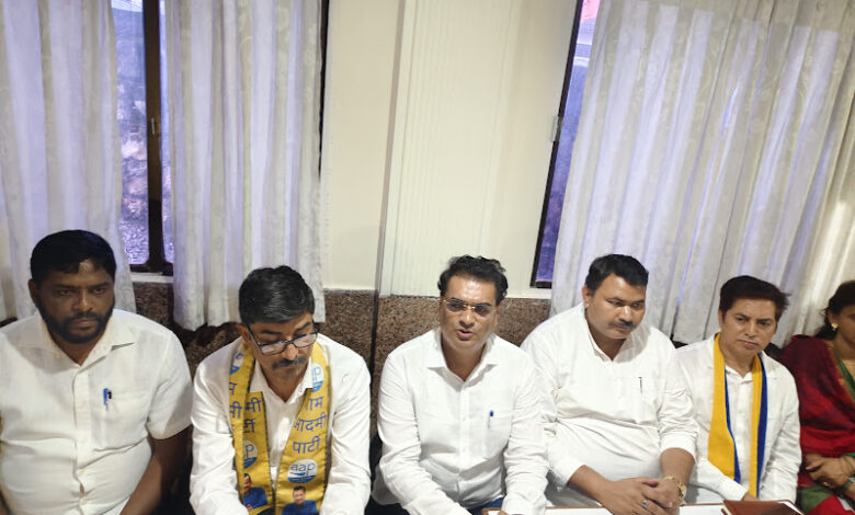 शिक्षा, स्वास्थ्य के साथ गुड गर्वनेंस के लिए आप पार्टी वचनबद्ध-मुकेश अहलावत